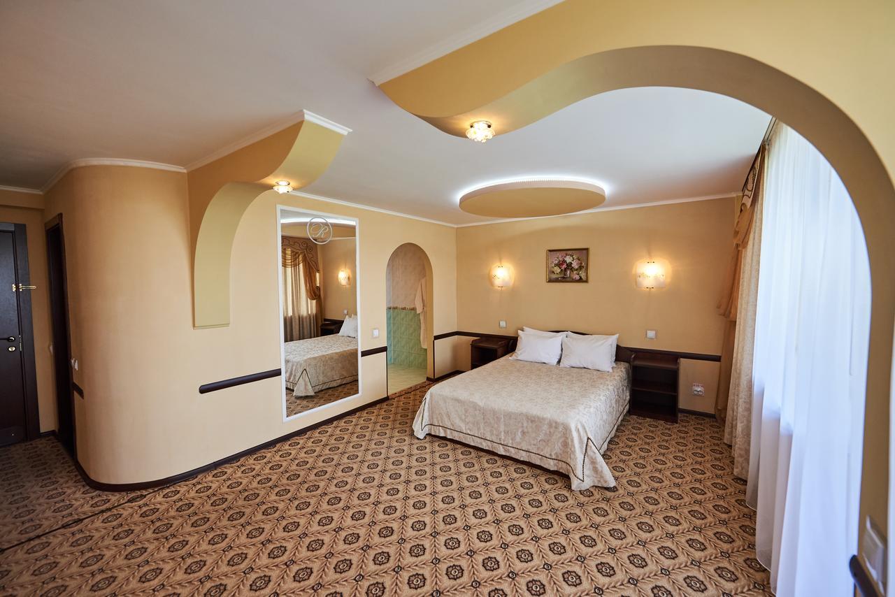 Hotel Rassvet Dnipro Exterior foto