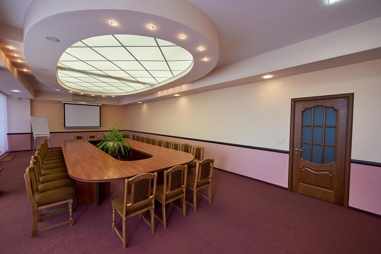 Hotel Rassvet Dnipro Exterior foto