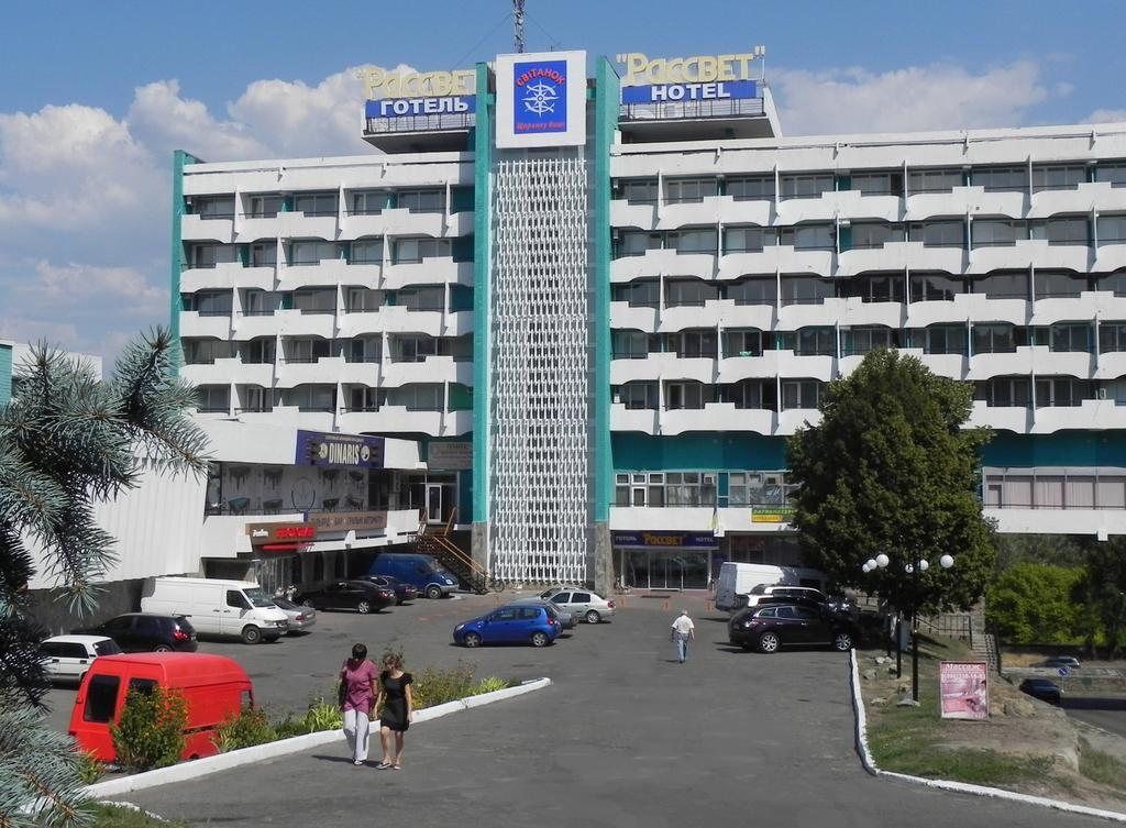 Hotel Rassvet Dnipro Exterior foto