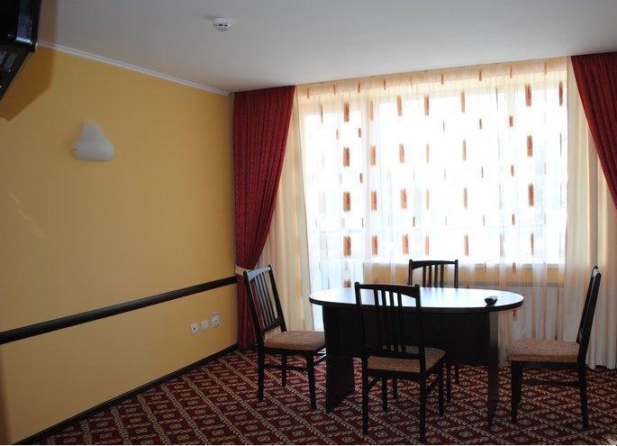 Hotel Rassvet Dnipro Zimmer foto